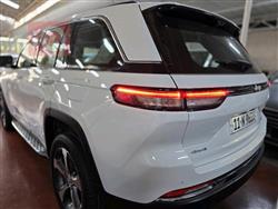 جیپ گراند شیرۆکی